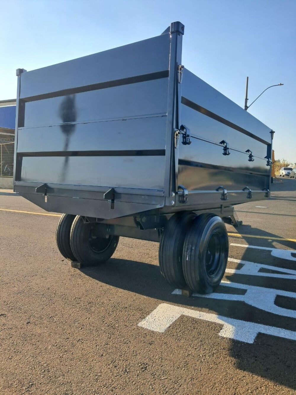 Imagem adicional 13 do item Carreta Basculante Metálica